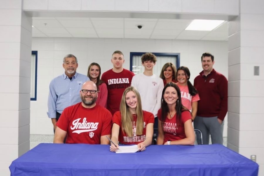 Mya+DeWitt+signing+with+Indiana+University+for+swimming.+